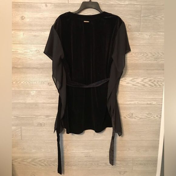 Michael Kors Black Stretch Velvet Mixed Media Self-Tie VNeck Top size medium - Picture 3 of 3